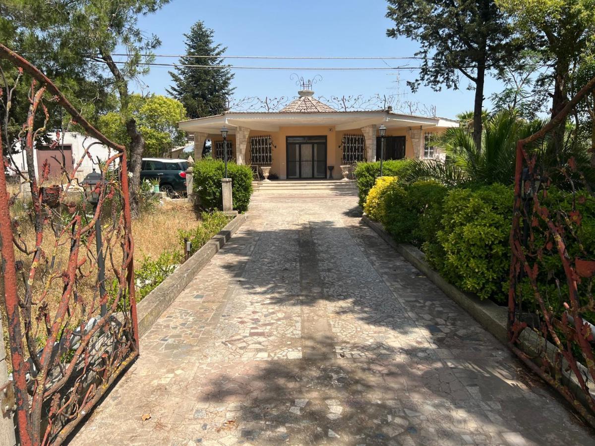 Villa L'Ottagono Con Cucina Parcheggio Privato Telecamerizzato E Wifi Gioia Del Colle Extérieur photo